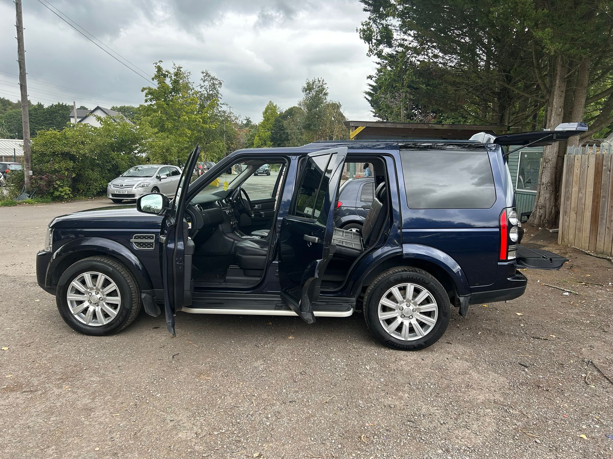 Used 2013 Land Rover Discovery 4 SDV6