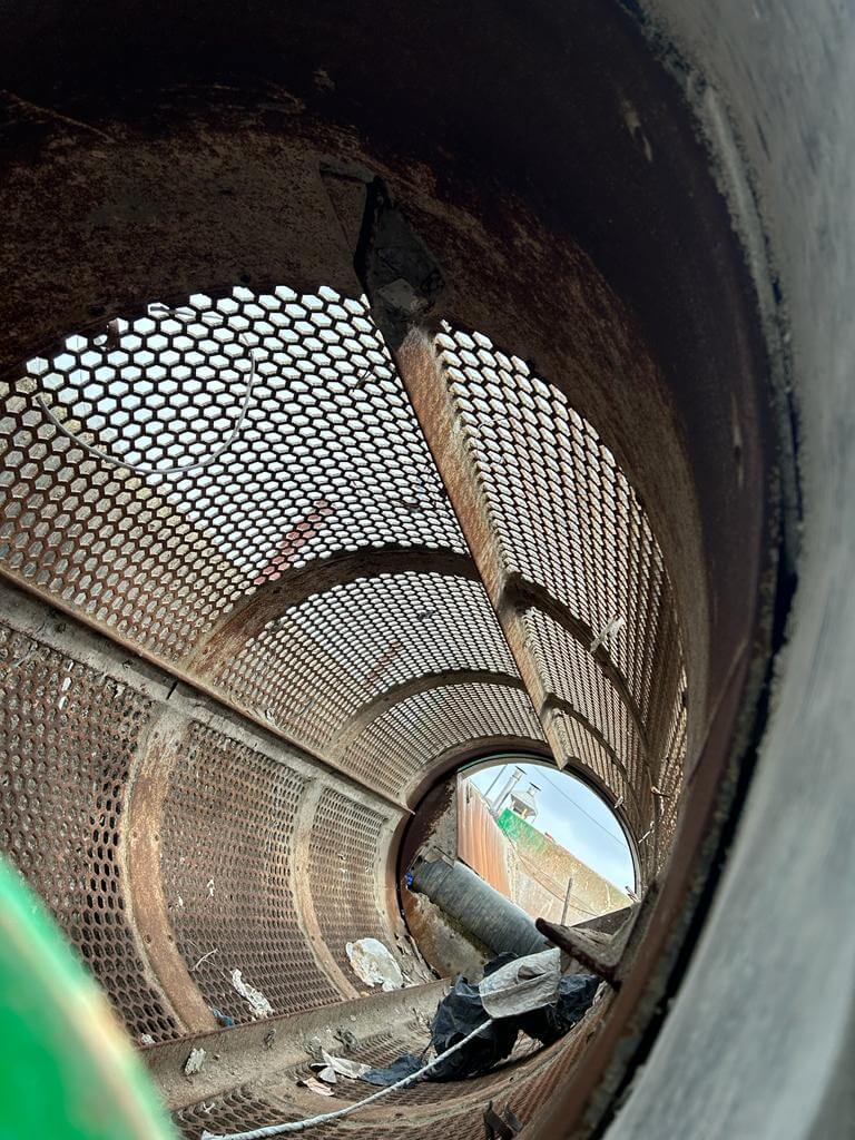 Used McCloskey 516RT