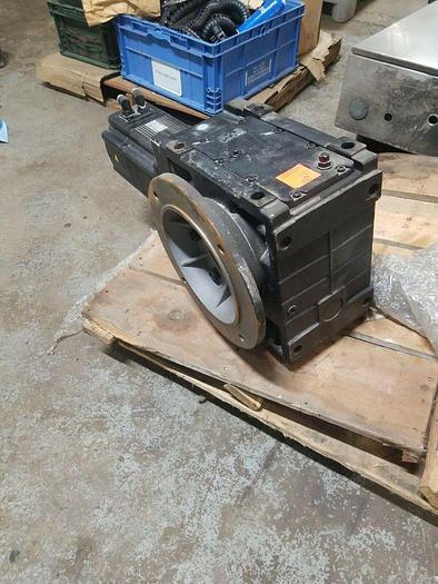 Used Lenze MCS 19P14-RS0P2-Z0H0-ST6S00N-R0SU Lenze GKS09-3S SAK 19PC14