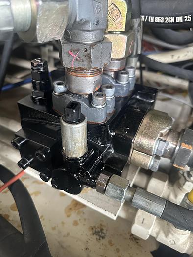 Refurbished 16464 Strömungsteiler-Ventilblock