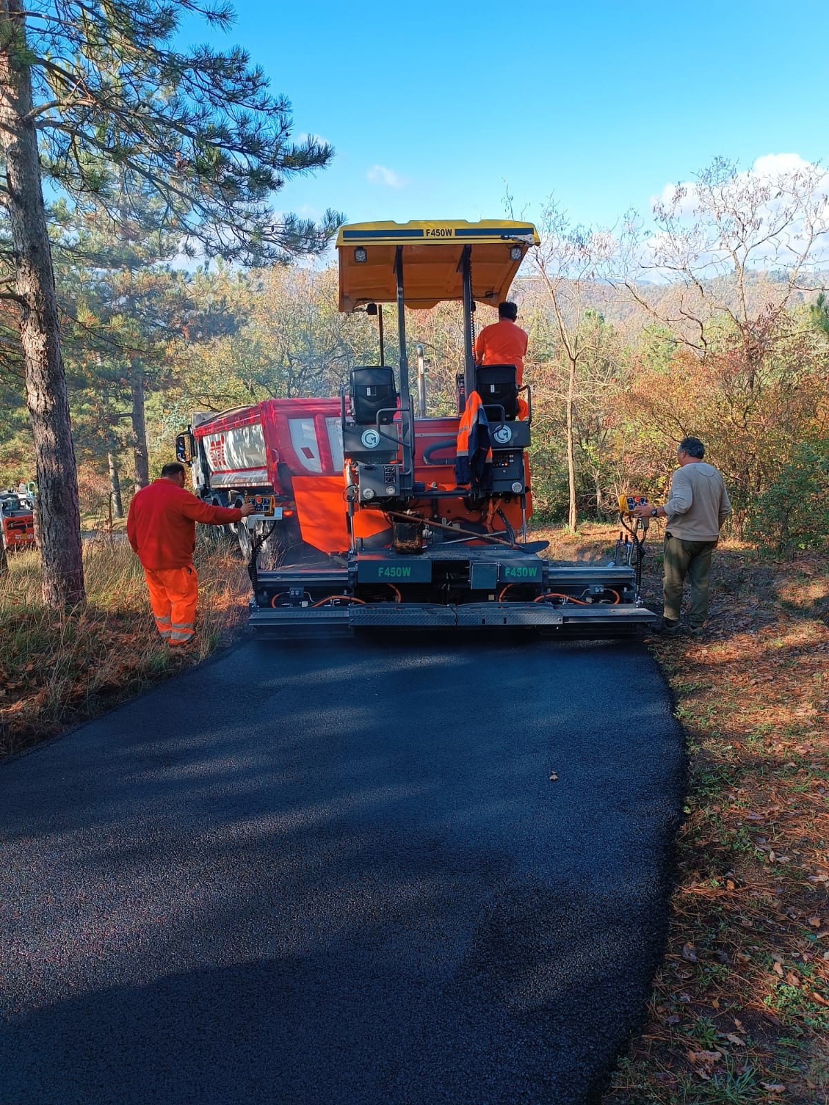 Asphaltfertiger CM F450W