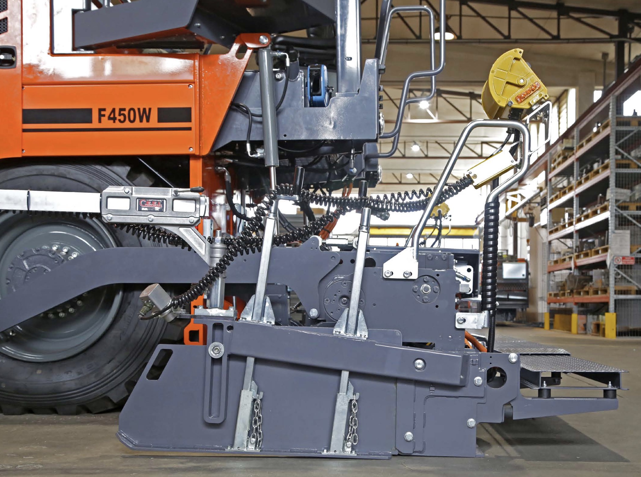 Asphaltfertiger CM F450W
