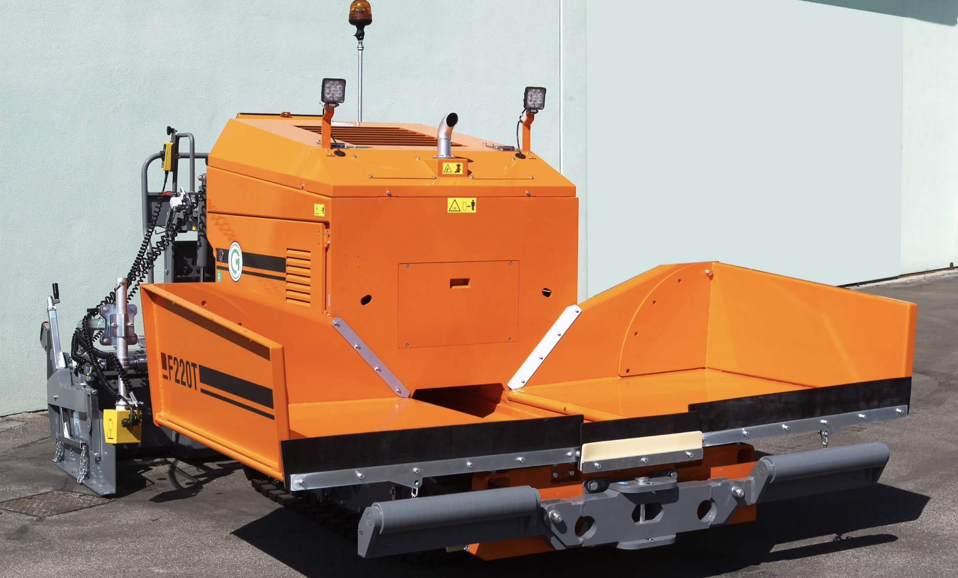 Asphaltfertiger CM F220T