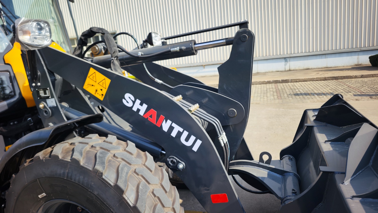 Radlader SHANTUI LH18-M
