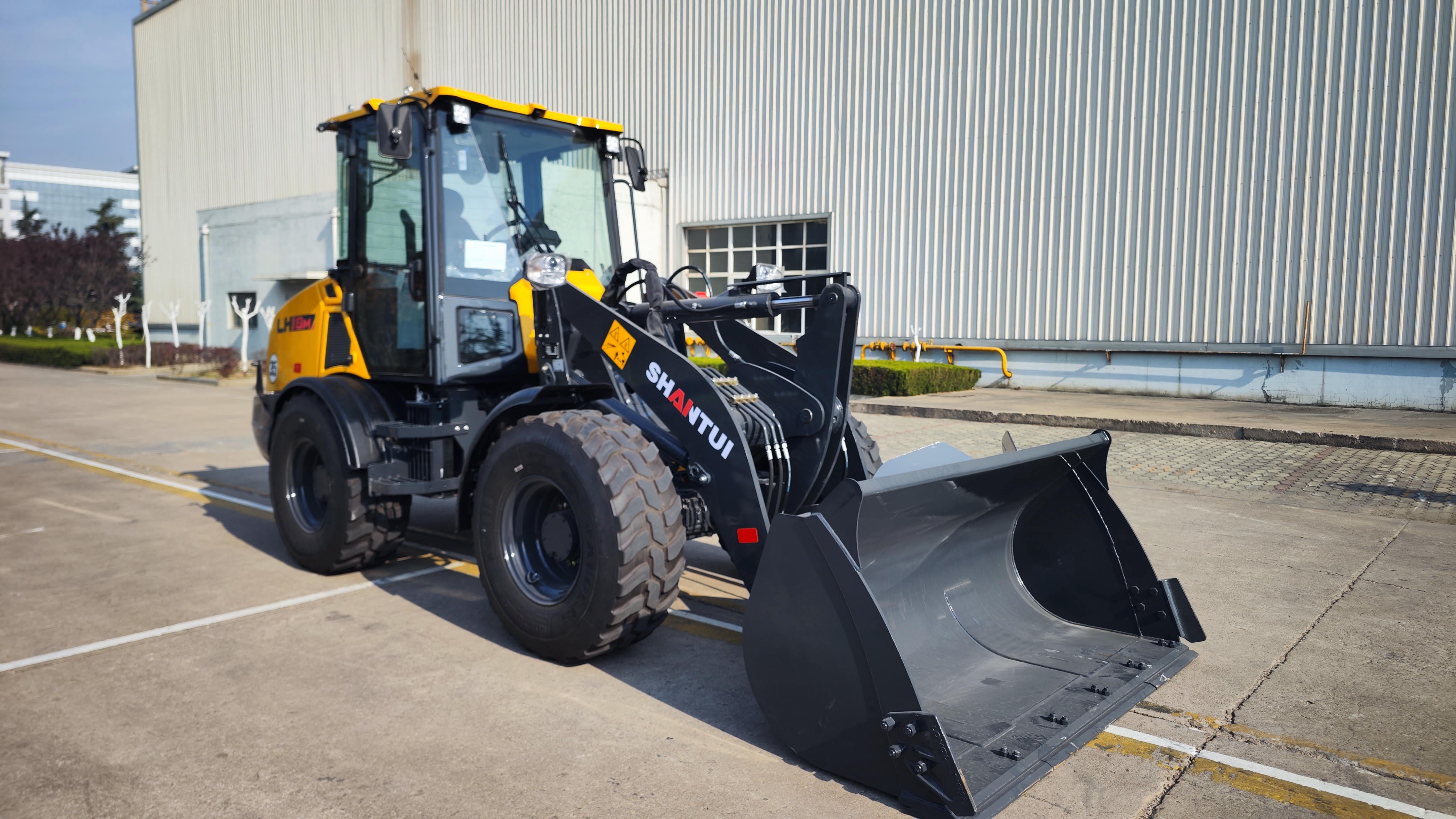 Radlader SHANTUI LH18-M