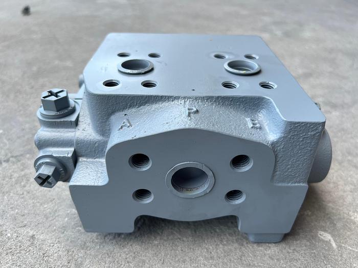 Überholt 16464 Strömungsteiler-Ventilblock