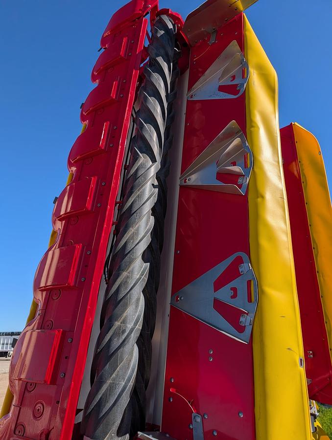 Used 2025 Pottinger NOVACAT V 10000