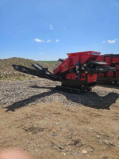 Used 2023 RED RHINO 3-WAY SCREEN