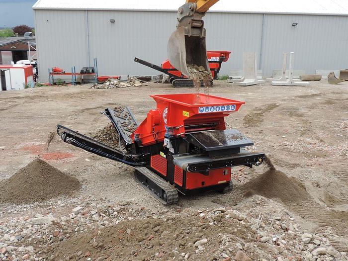 2023 RED RHINO 3-WAY SCREEN