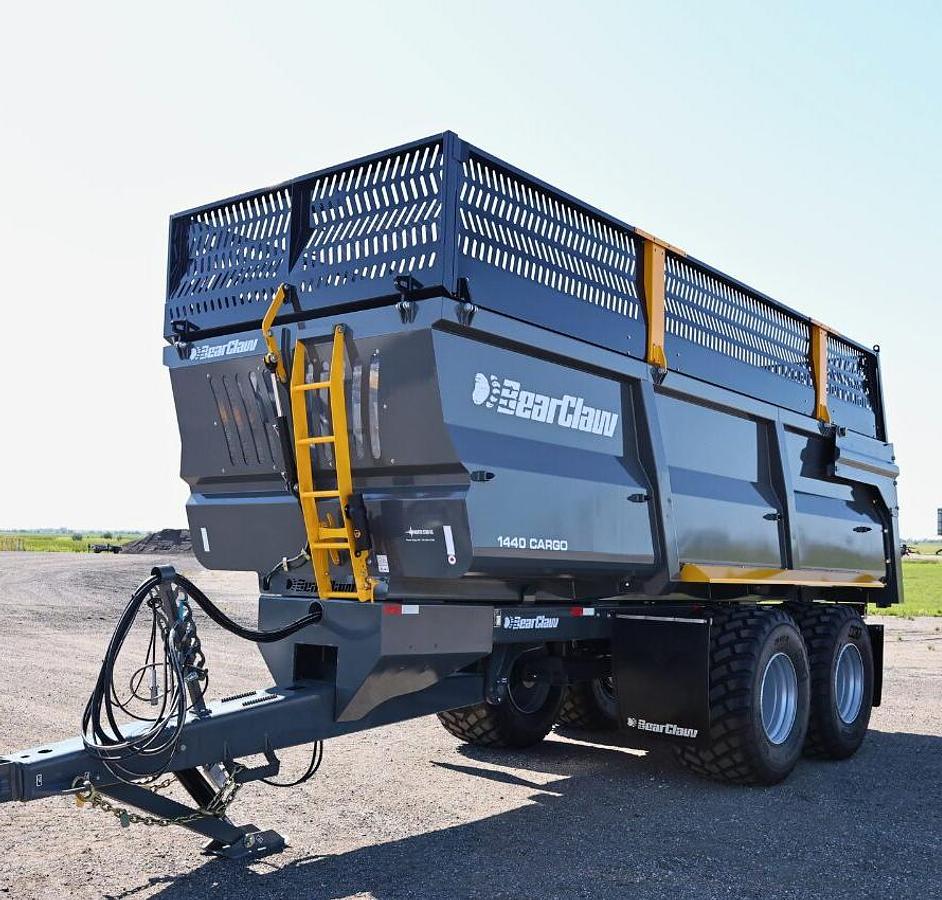 2025 BearClaw 1440 Silage Cargo Wagon