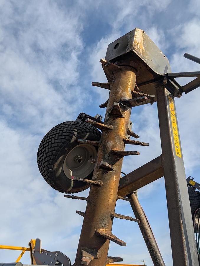 Used 2023 Elho 550 Scorpio Rock Picker C/w Sieve kit)