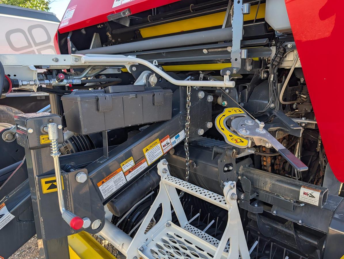 Used 2025 Pottinger Impress 3190 V Pro