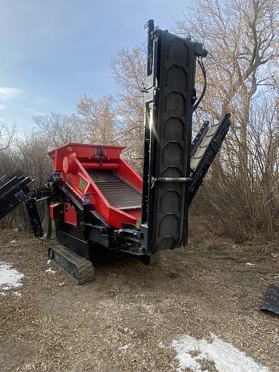 Used 2023 RED RHINO 3-WAY SCREEN