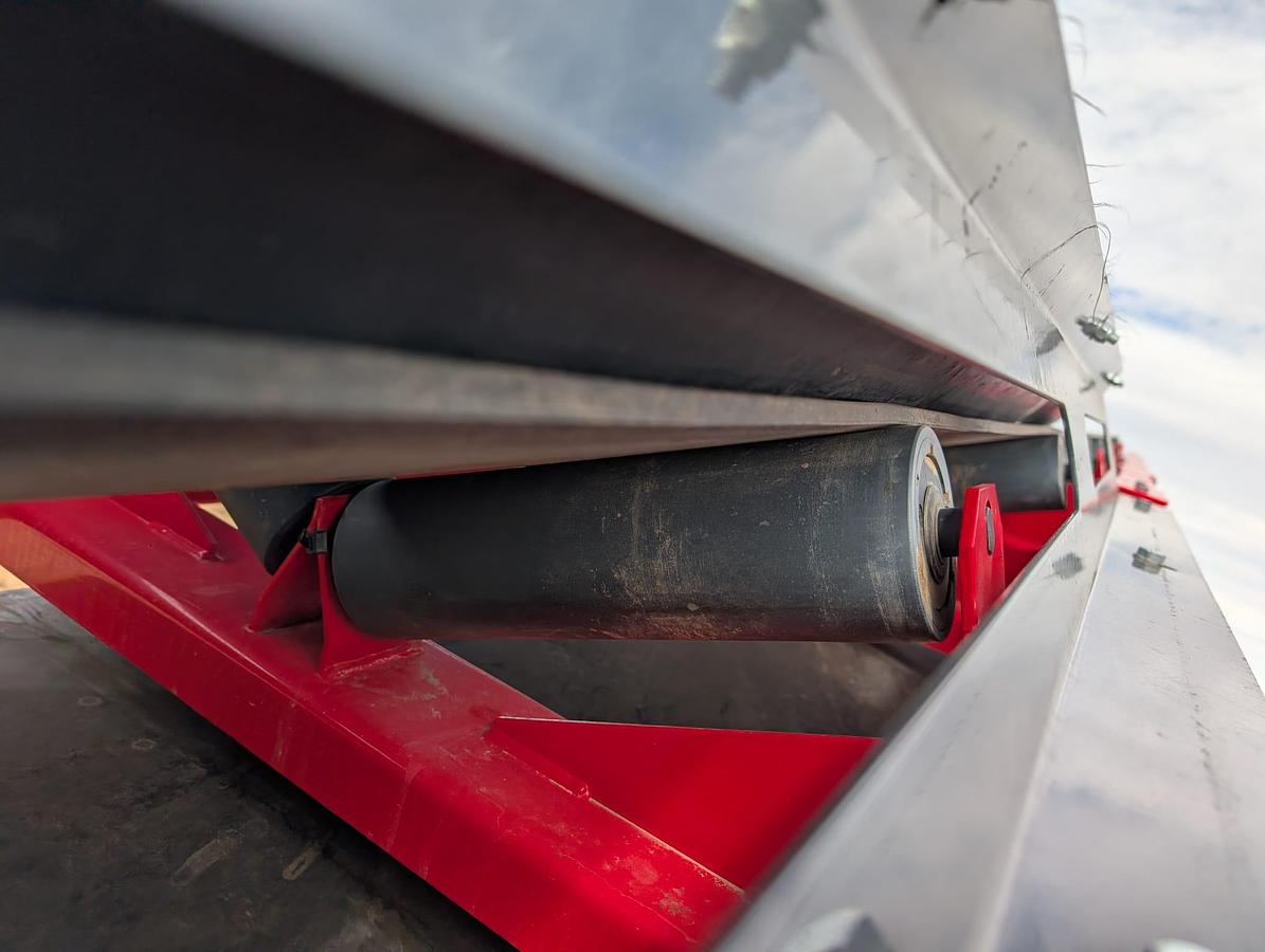 2024 RED RHINO 30 FT Stockpiler