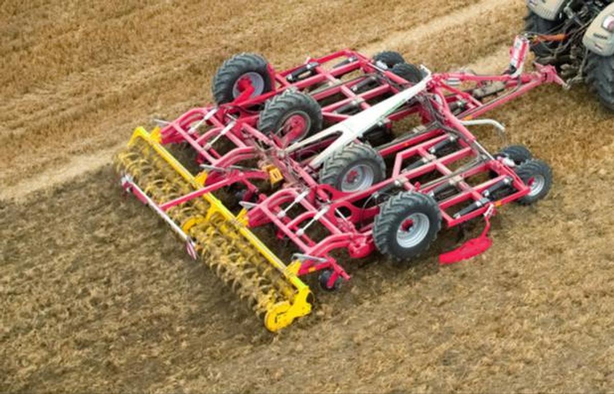 2025 Pottinger Terria 6040
