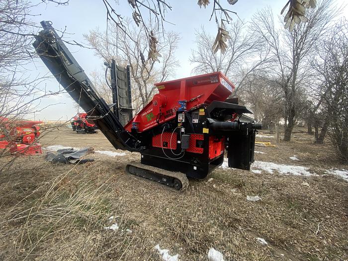 Used 2023 RED RHINO 3-WAY SCREEN