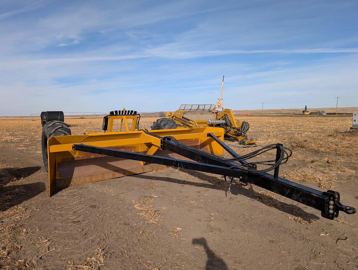 Used Custom Built 17 Ft Box Scraper