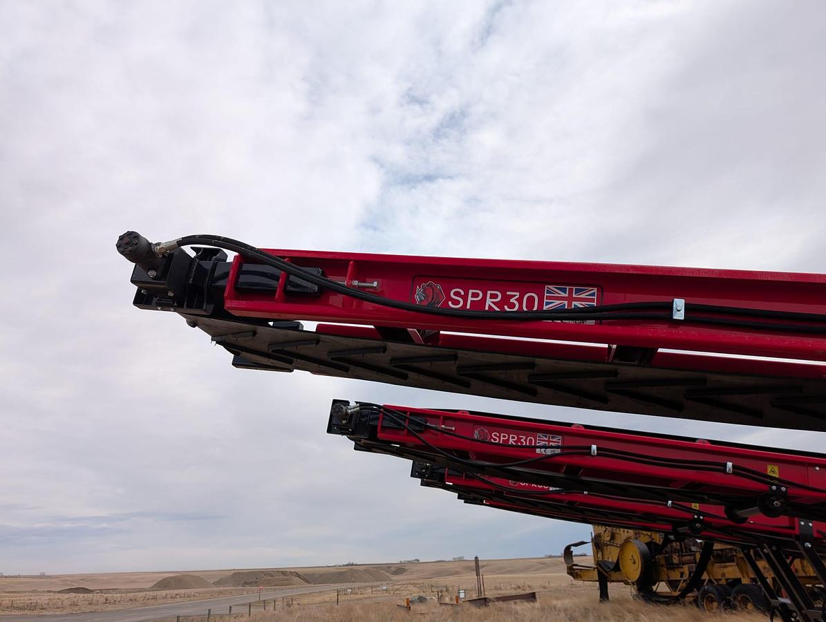 2024 RED RHINO 30 FT Stockpiler