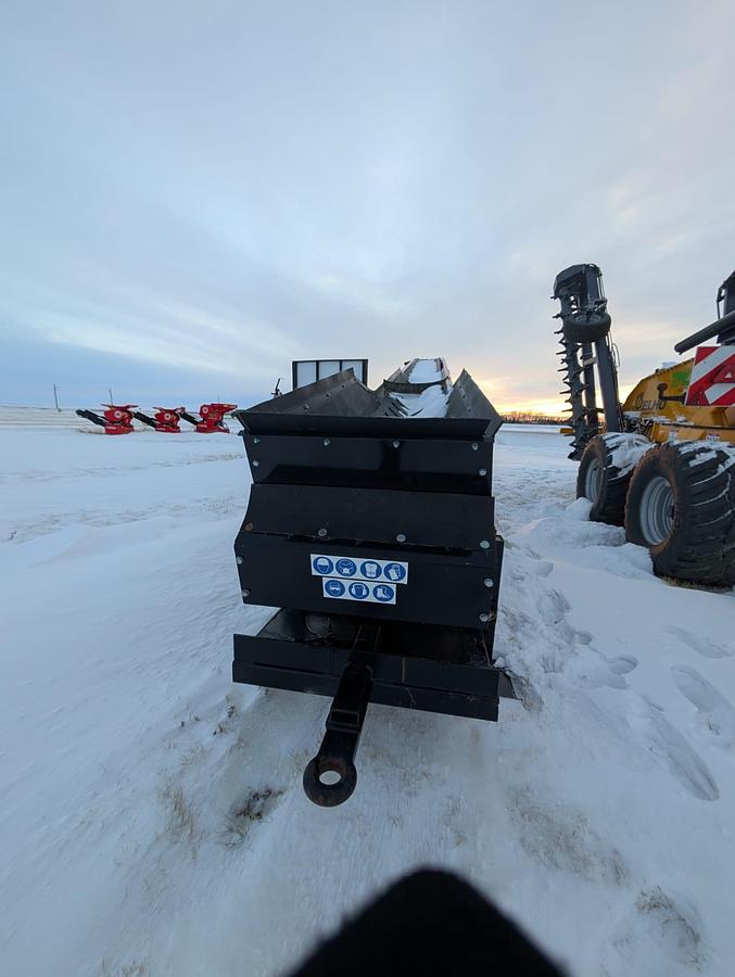 2024 RED RHINO 30 FT