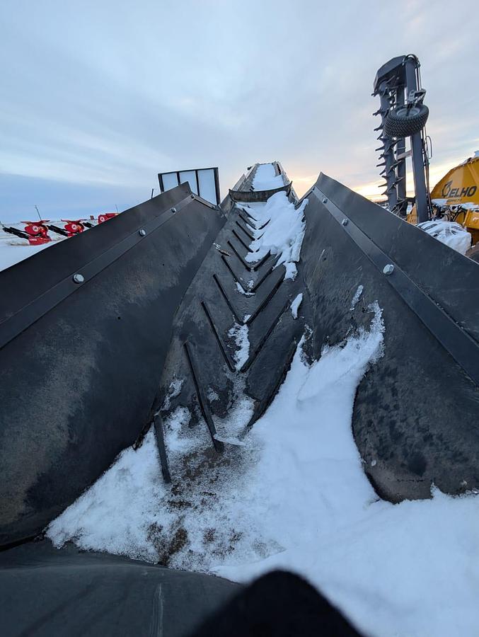 2024 RED RHINO 30 FT