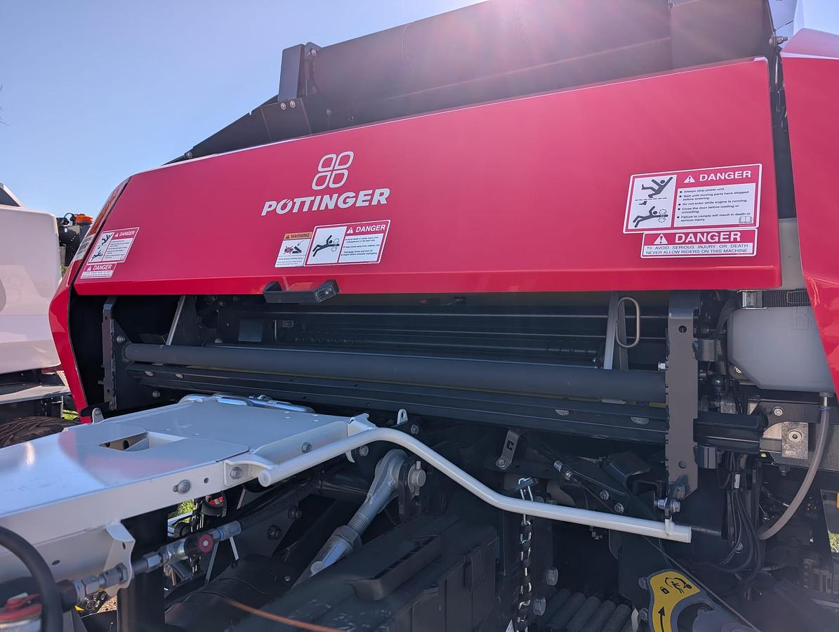 Used 2025 Pottinger Impress 3190 V Pro