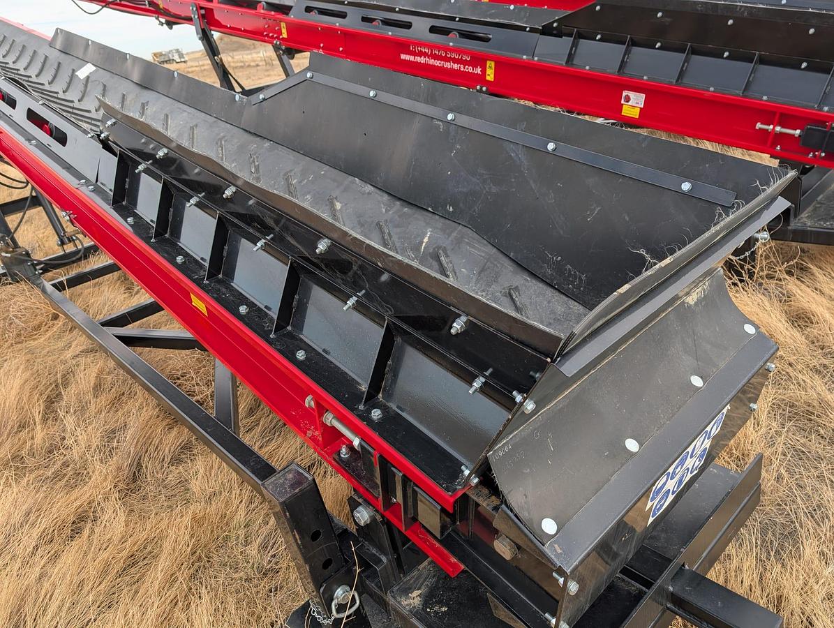 2024 RED RHINO 30 FT