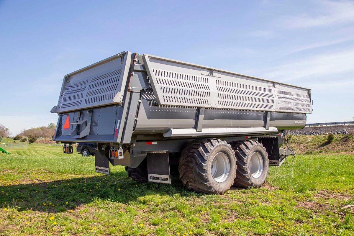 2025 BearClaw 1440 Silage Cargo Wagon