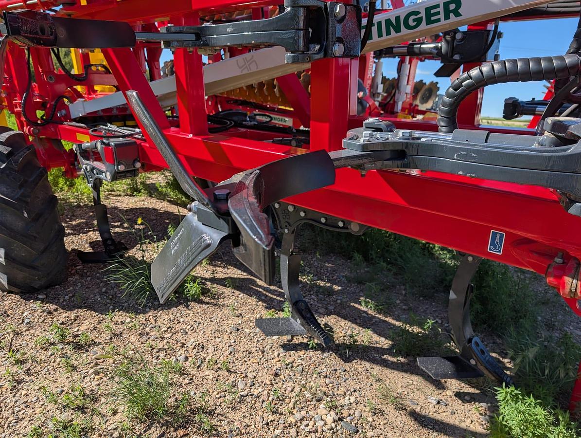 2025 Pottinger Terria 6040