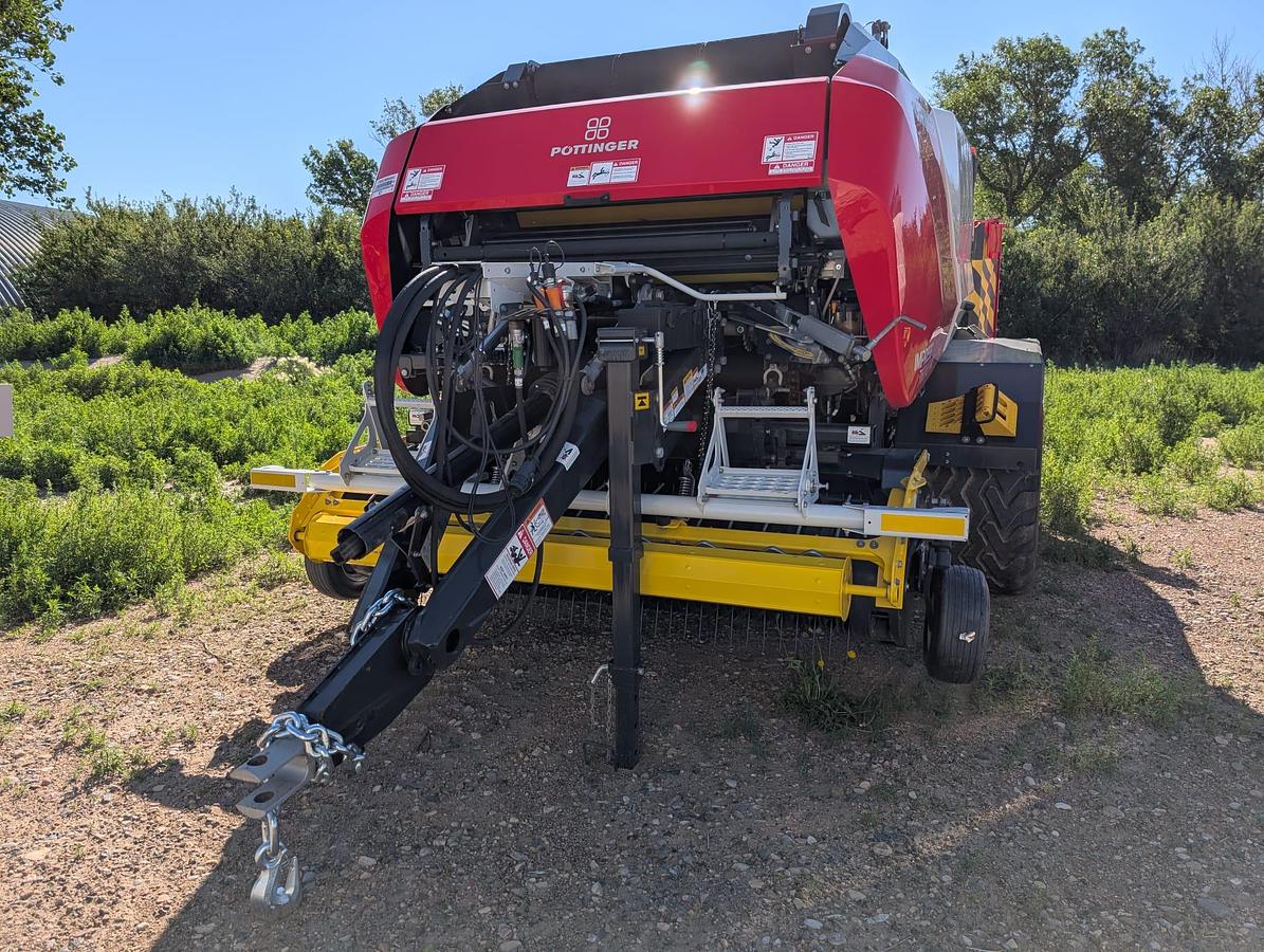 Used 2025 Pottinger Impress 3160 VC Pro