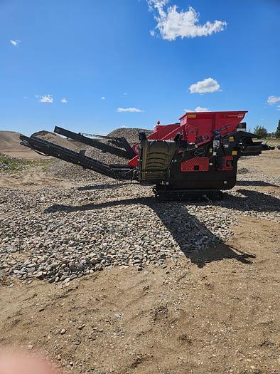 Used 2023 RED RHINO 3-WAY SCREEN