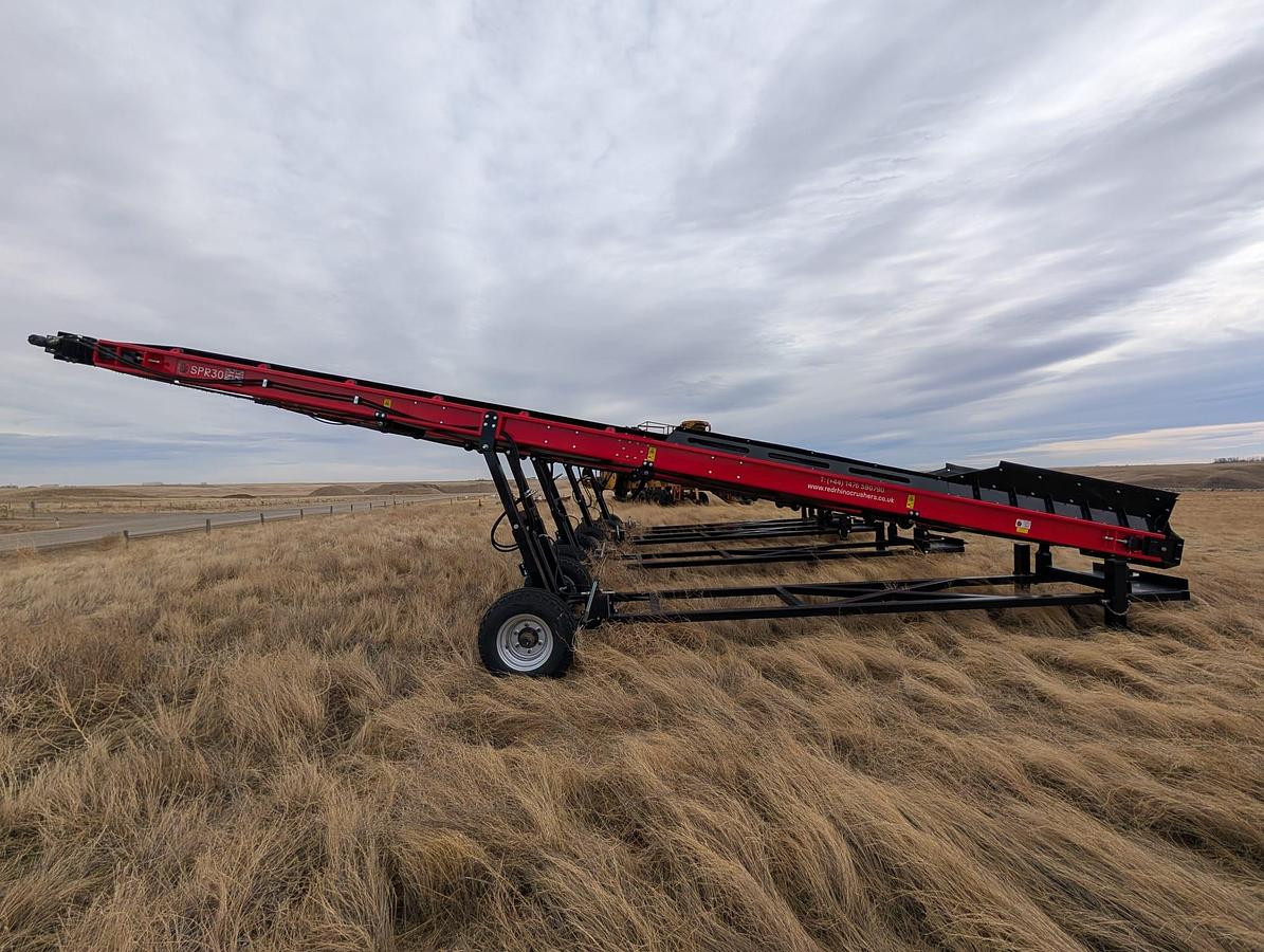 2024 RED RHINO 30 FT Stockpiler