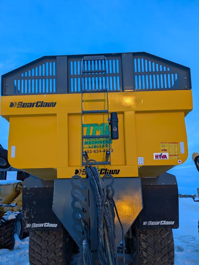 Used 2024 Bearclaw 40T Construction Trailer