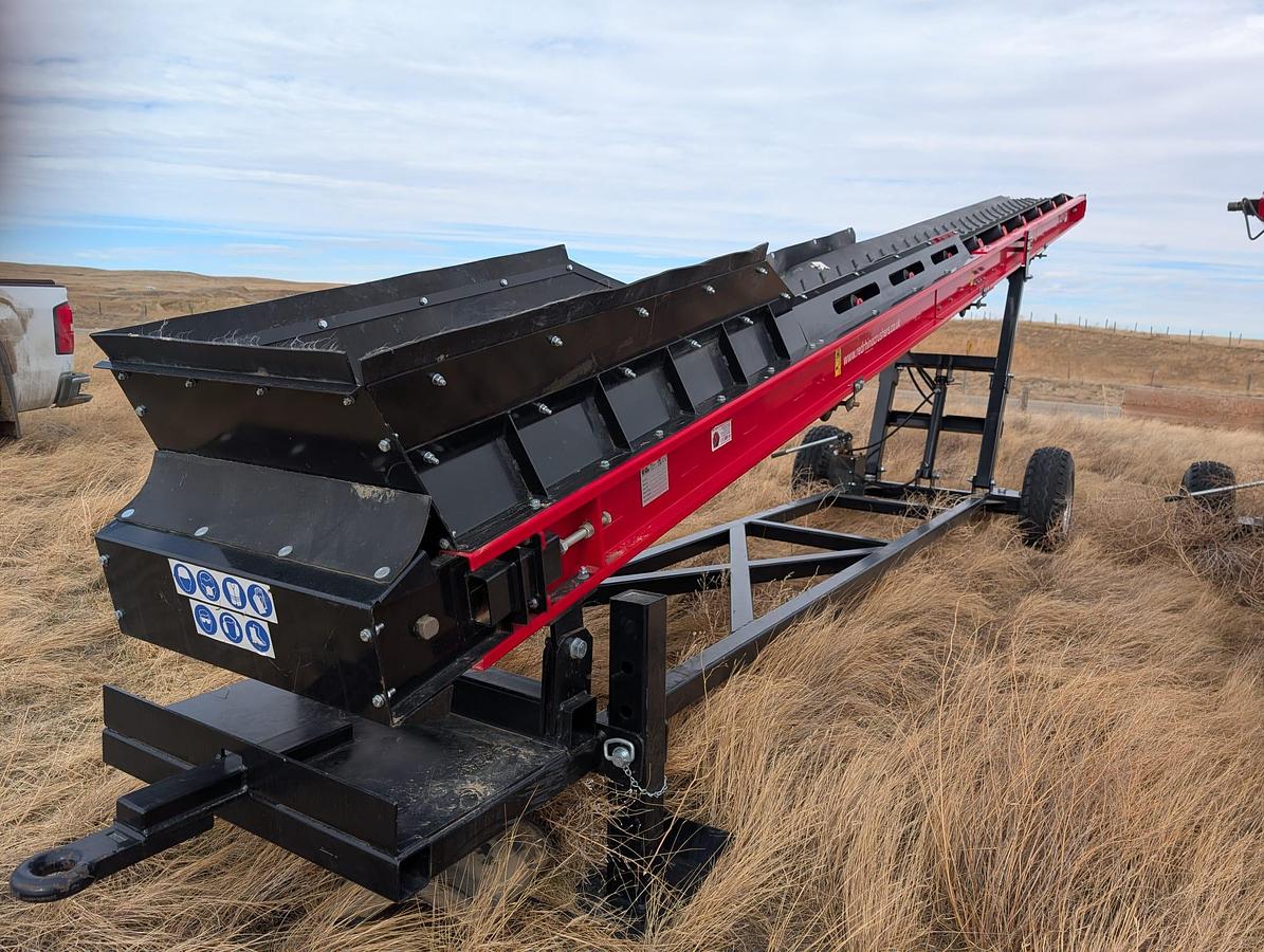 2024 RED RHINO 30 FT Stockpiler