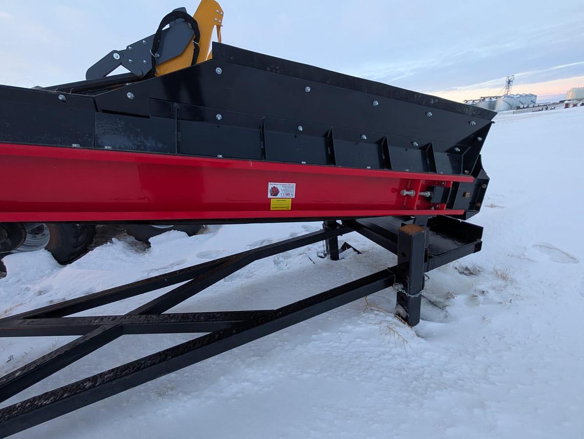 2024 RED RHINO 30 FT