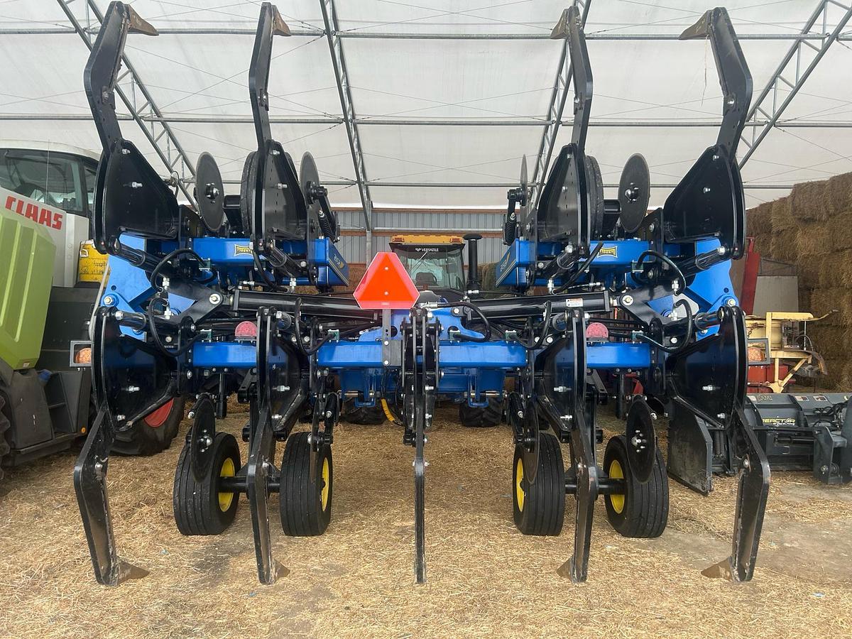 Used 2023 Landoll 2512 In-Line Ripper