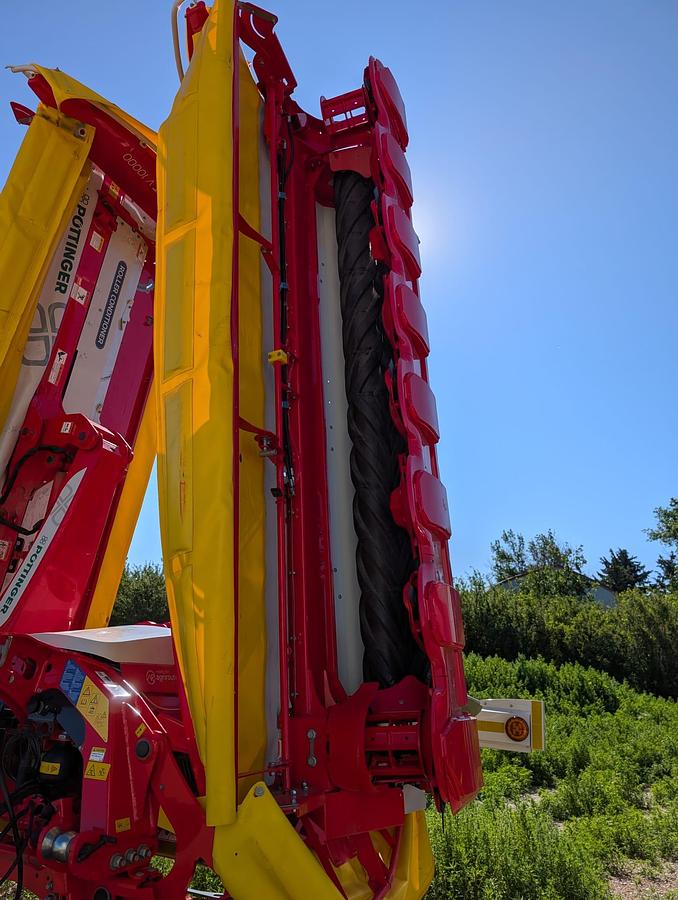 Used 2025 Pottinger NOVACAT V 10000