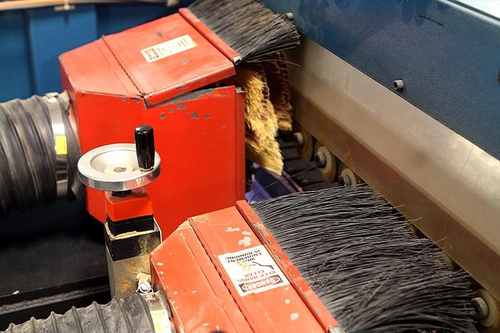 Used Unique Shape and Sand 330 with Doucet Return Conveyor