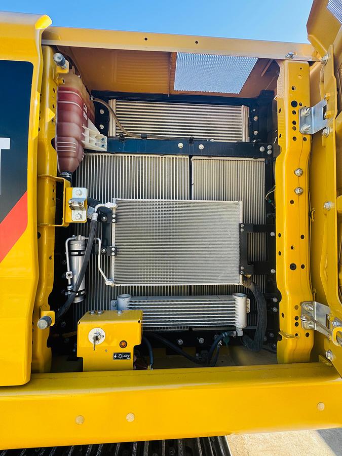 Used 2019 CAT 320-07B
