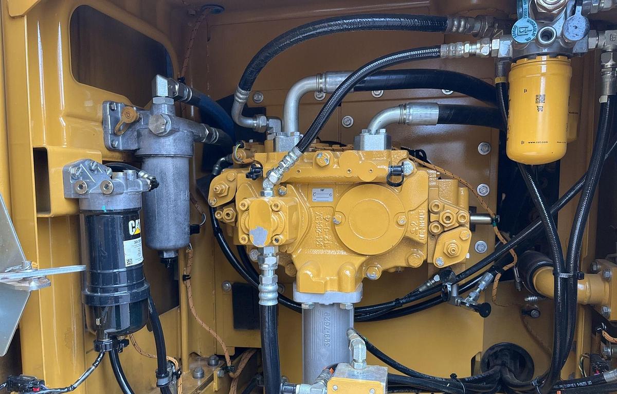 Used 2016 Cat 320E-2