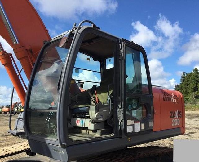 Used 2010 HITACHI ZX200-3