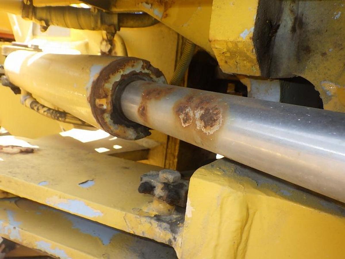 Used 1993 KOMATSU GD405A-2