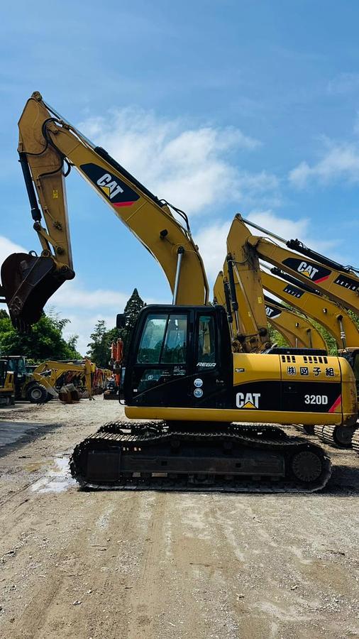Used 2007 Cat 320D