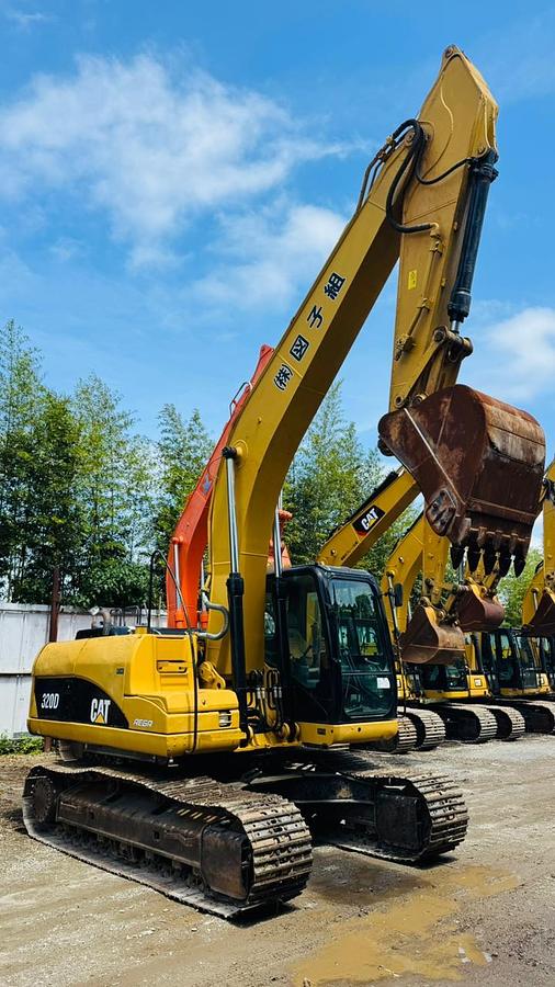 Used 2007 Cat 320D