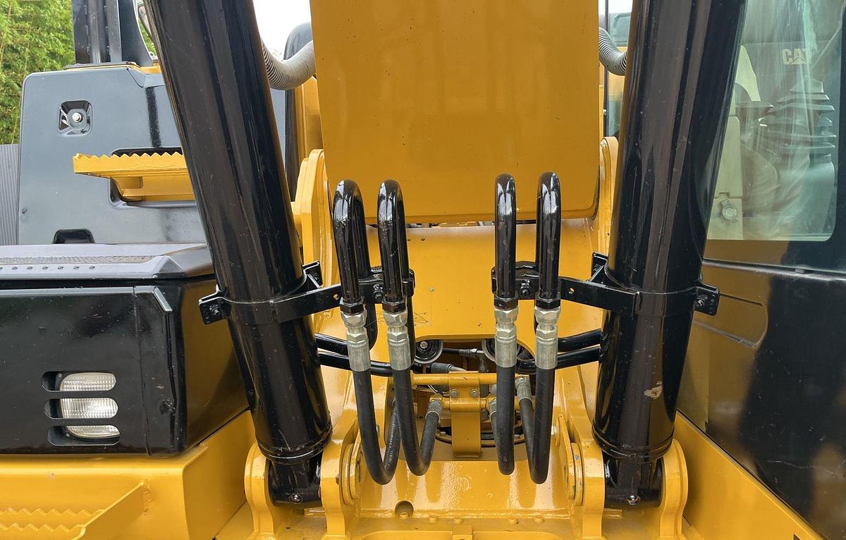 Used 2016 Cat 320E-2