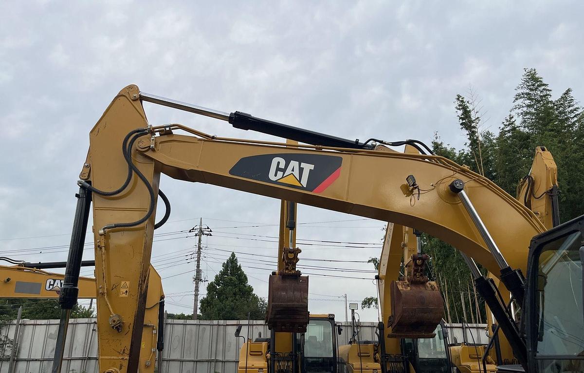Used 2016 Cat 320E-2