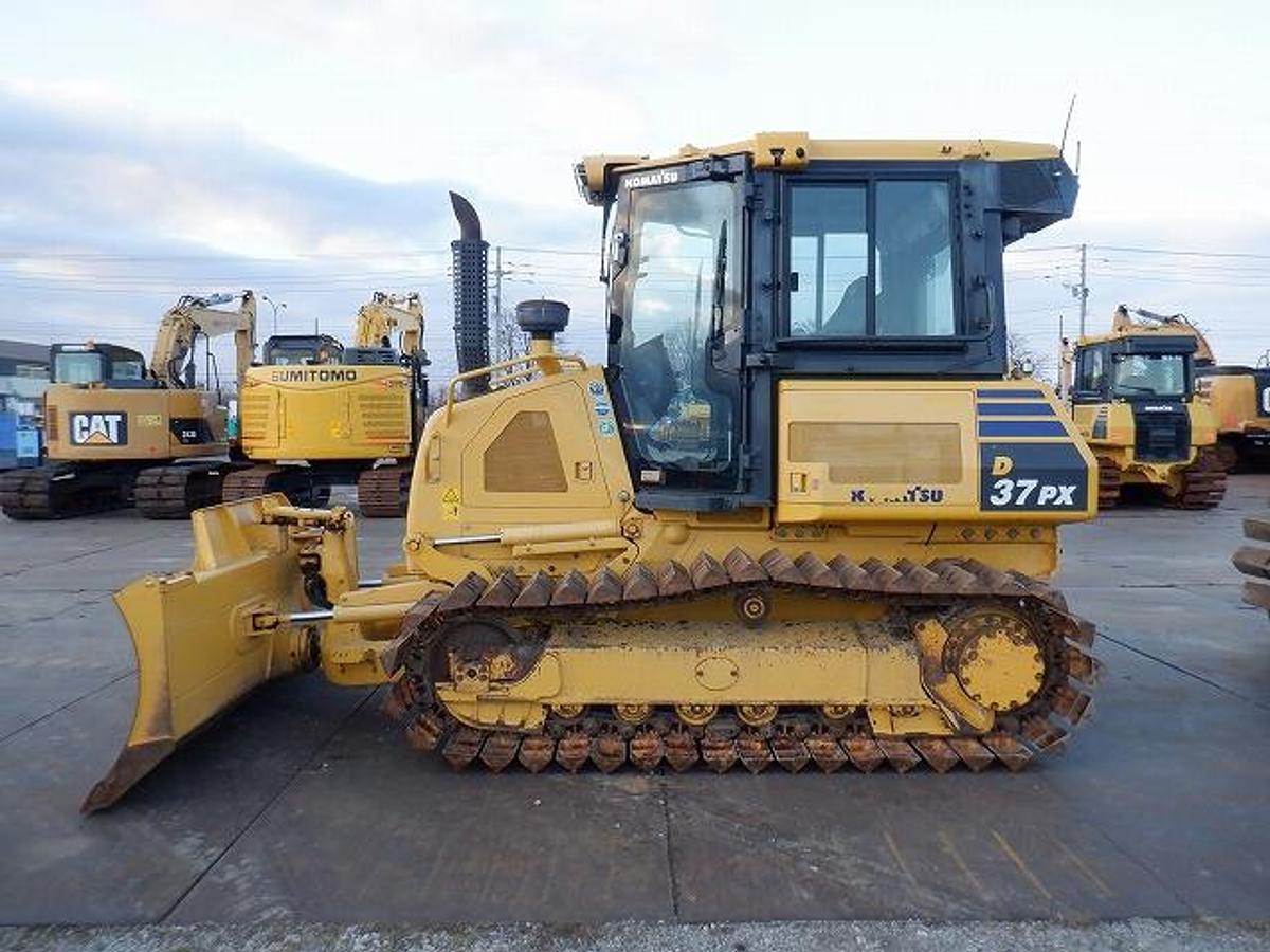Used KOMATSU D37PX-23