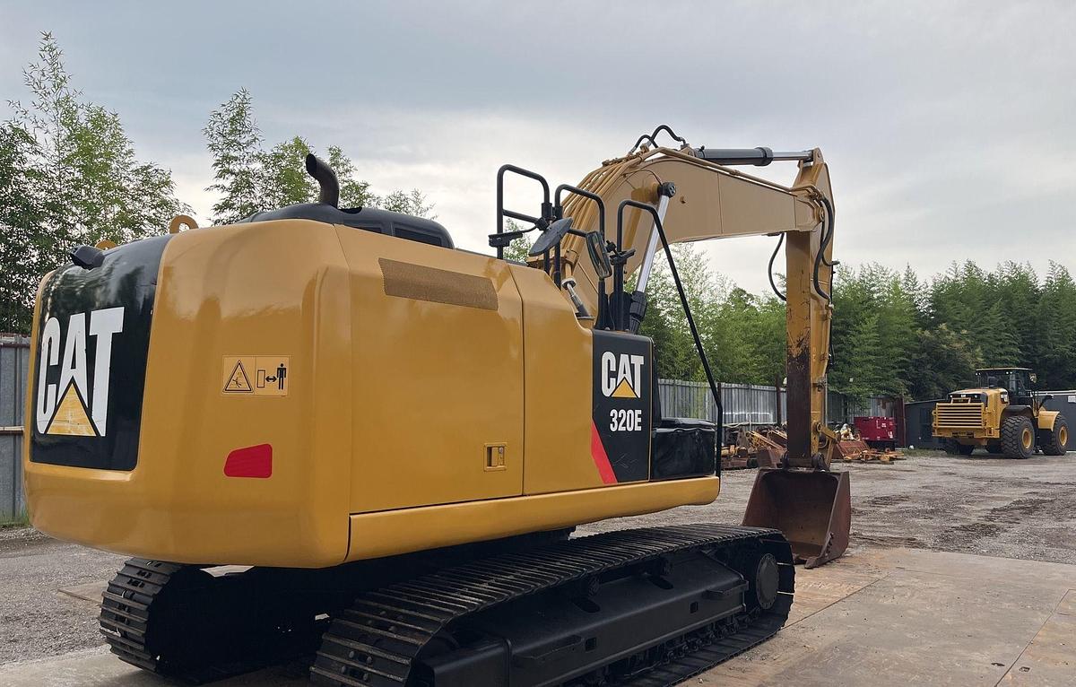 Used 2016 Cat 320E-2