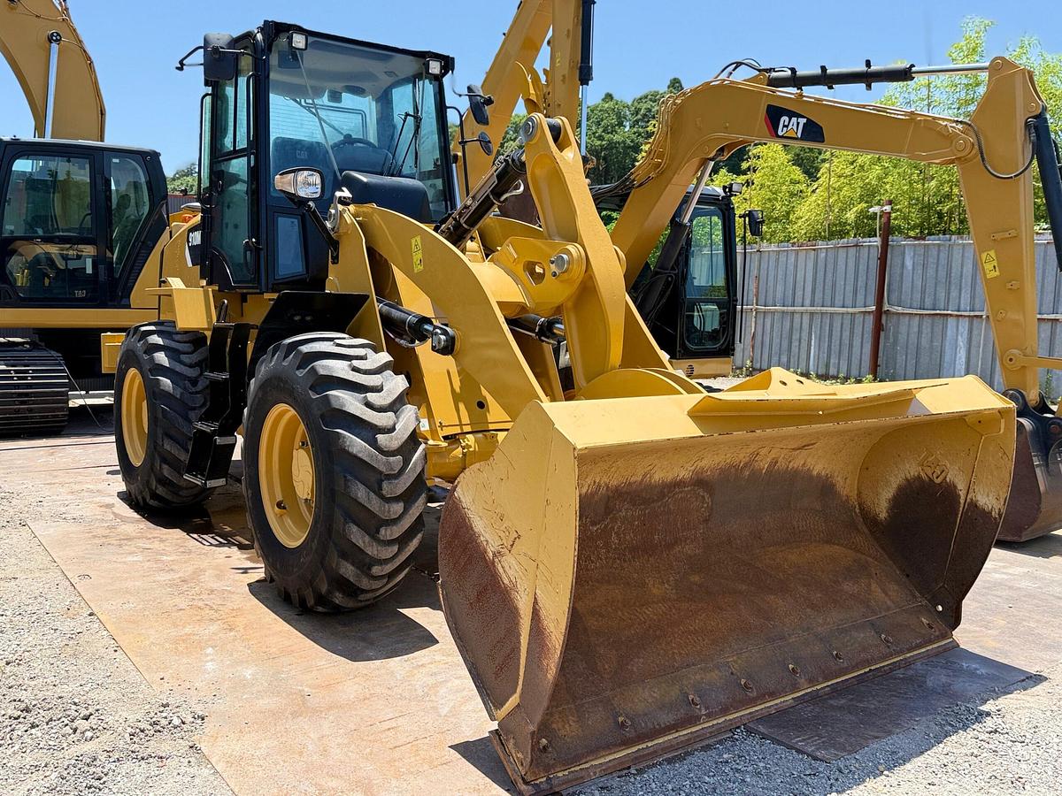Used 2018 CAT 910M