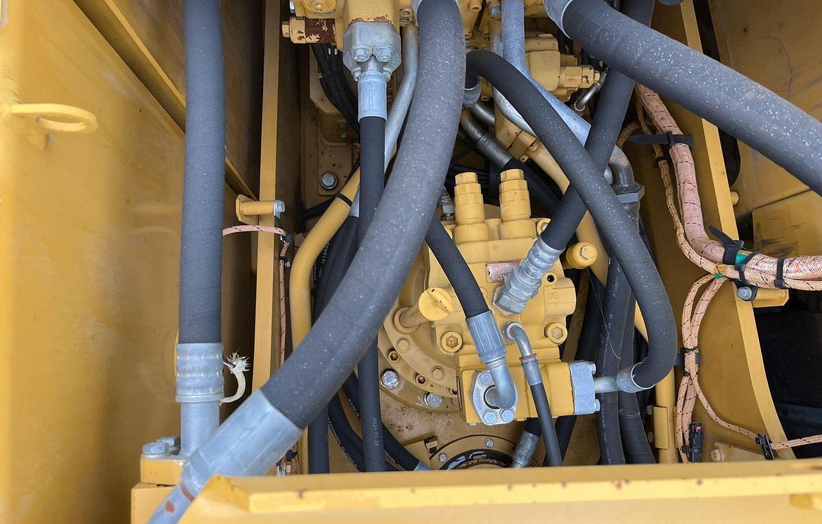 Used 2016 Cat 320E-2