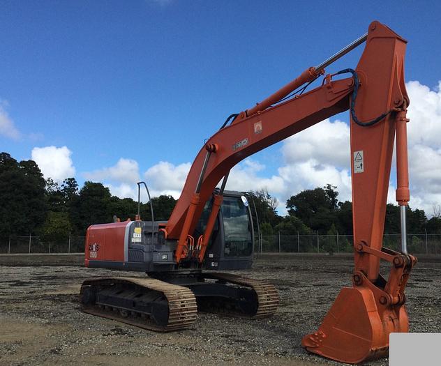 Used 2010 HITACHI ZX200-3
